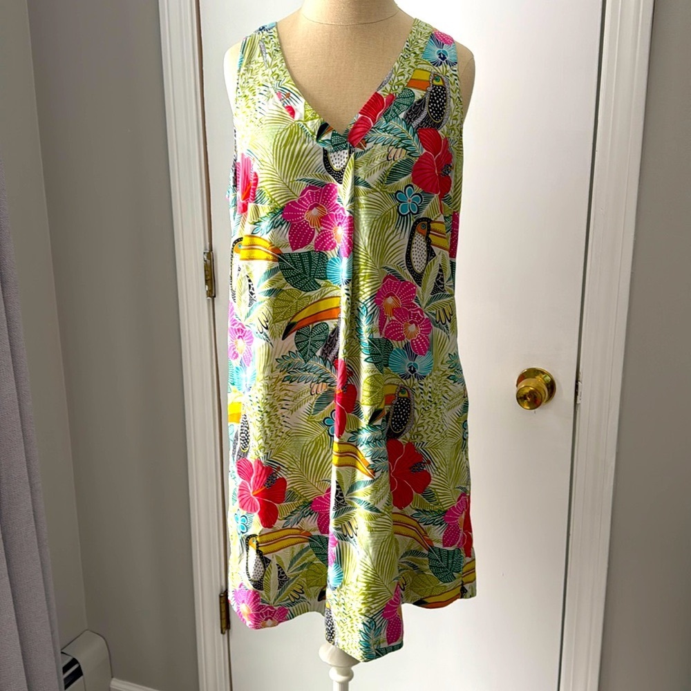 Tommy Bahamas silk dress, v neck, strapless, pockets. Only worn once